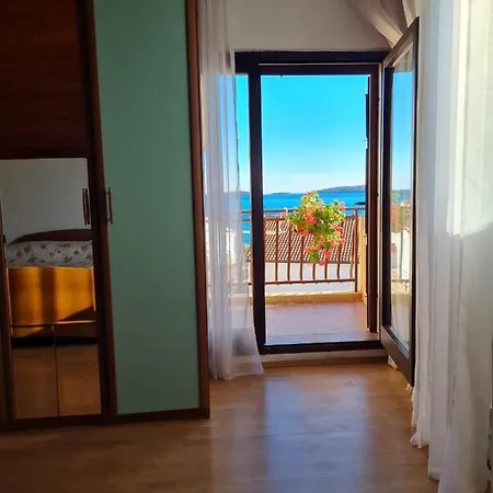 Maja * Brodarica (Sibenik-Knin)