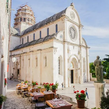 Maja * Brodarica (Sibenik-Knin)